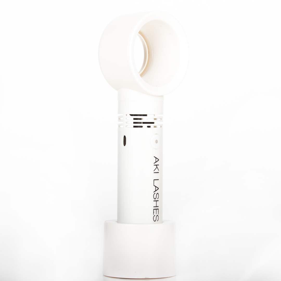 Bladeless Lash Fan - Aki Lashes