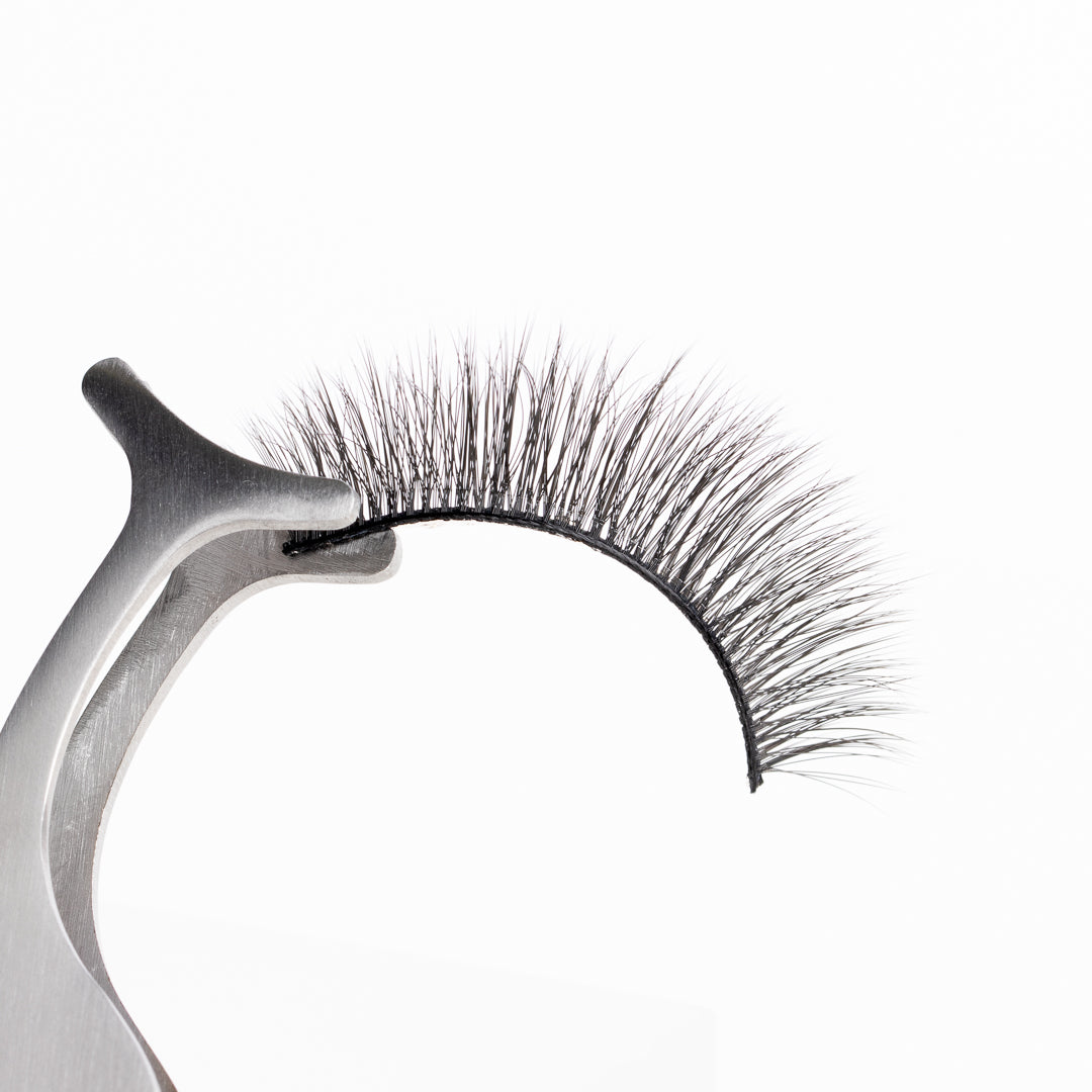 Mistletoe Strip Lash Ornament - Aki Lashes