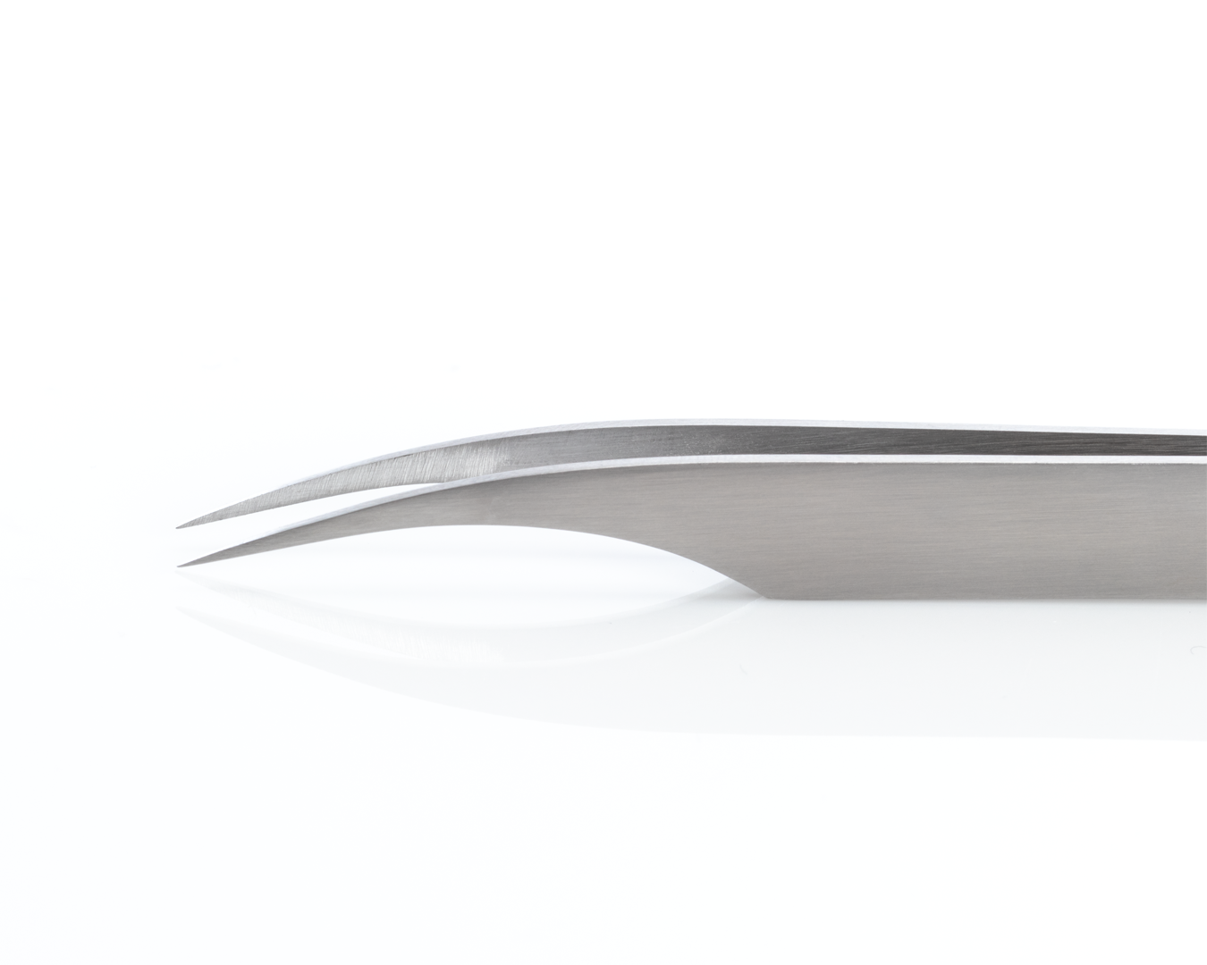 AKI003 - Curved Tweezer - Aki Lashes