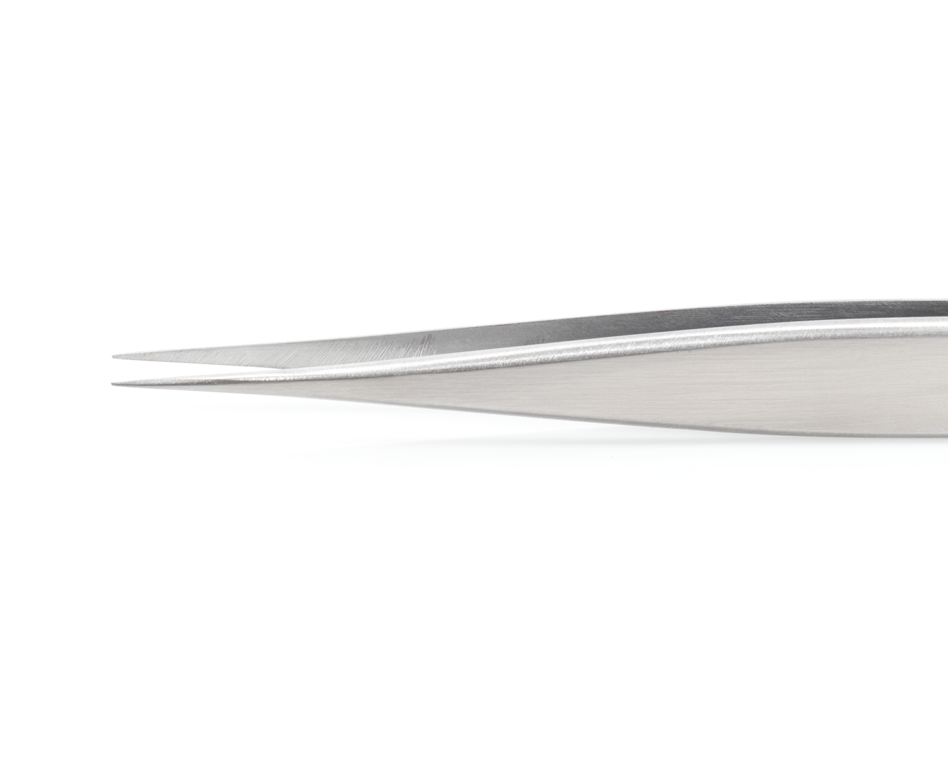 AKI002 - Straight Tweezer - Aki Lashes