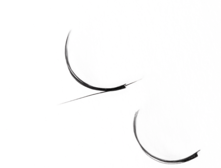 How to Fix Stickies Without Damaging Natural Lashes