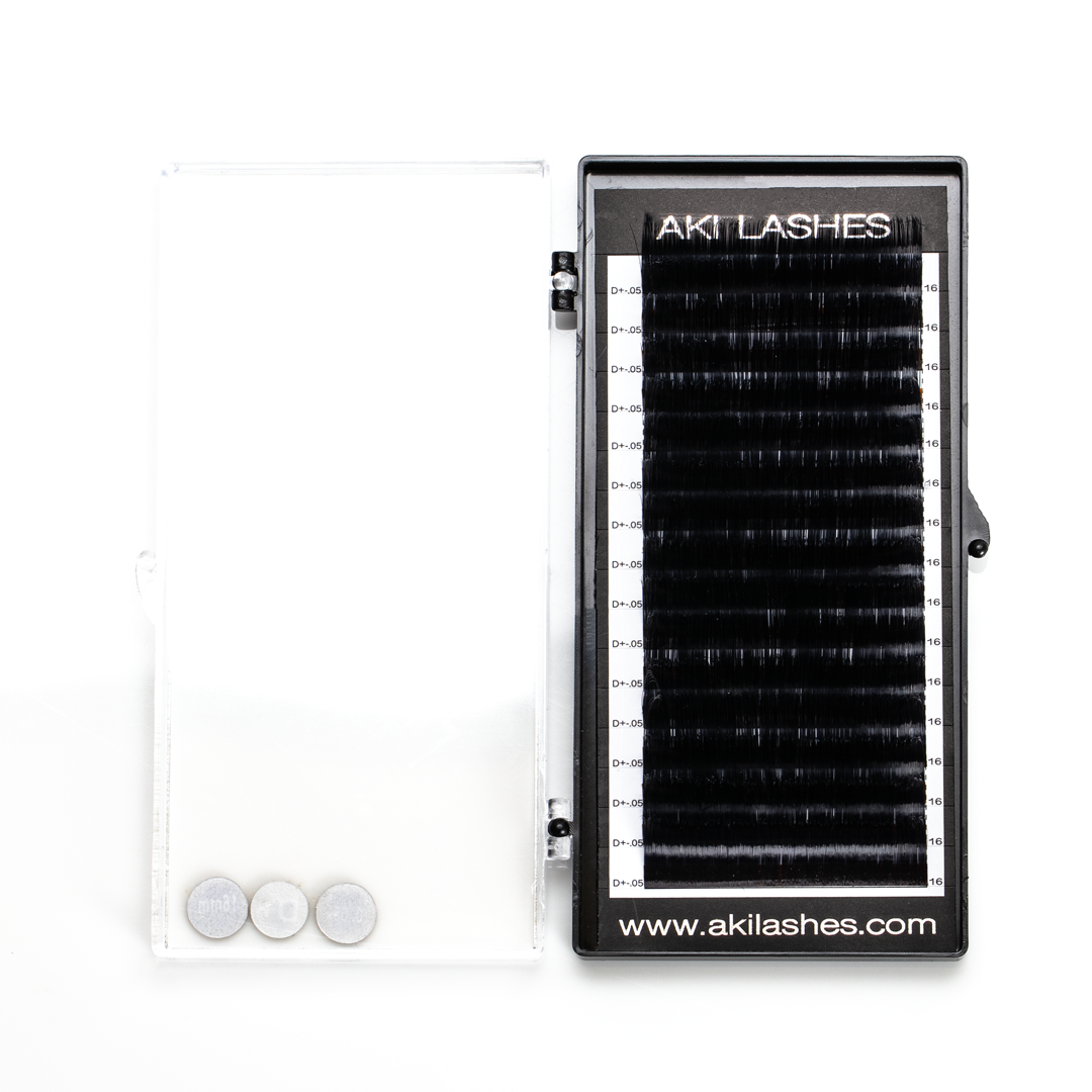.05 Volume Lashes Single Length - Aki Lashes
