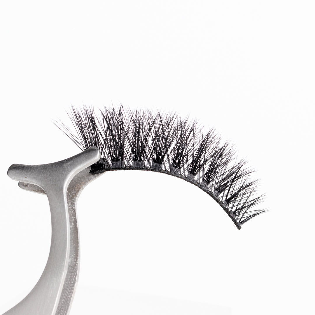 Unapologetic Magnetic Strip Lash Ornament - Aki Lashes