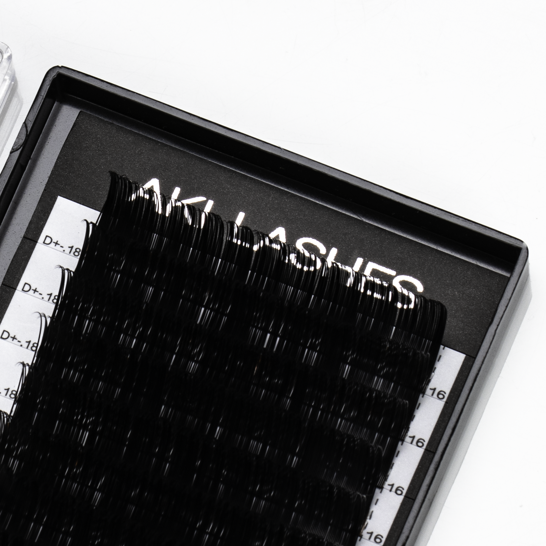 0.18 Classic Lashes Single Length - Aki Lashes