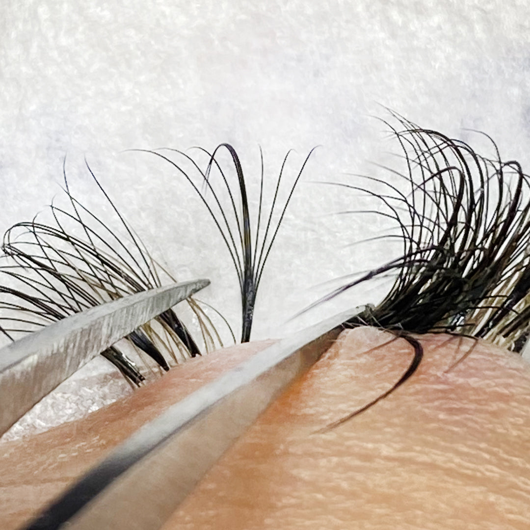 7D 0.05 Spiked Premade Fans Mixed Length